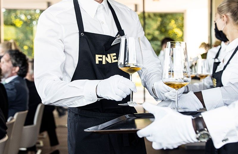 Schön, dass du dich für den FINE CLUB interessiertst. 